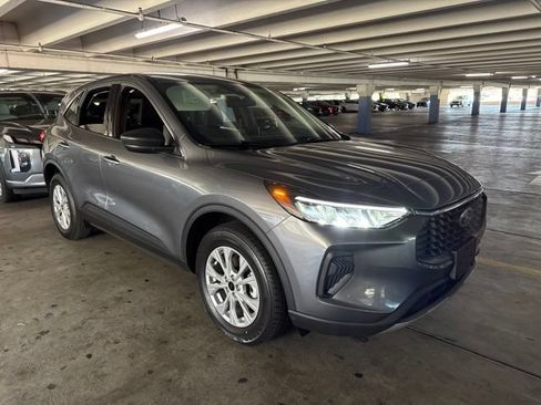 Used 2023 Ford Escape Active AWD/4WD image 2