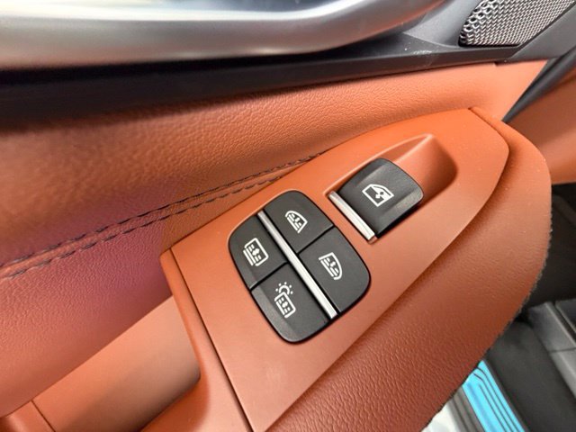 Used 2026 BMW X7 xDrive40i w/ M Sport Package AWD/4WD image 21