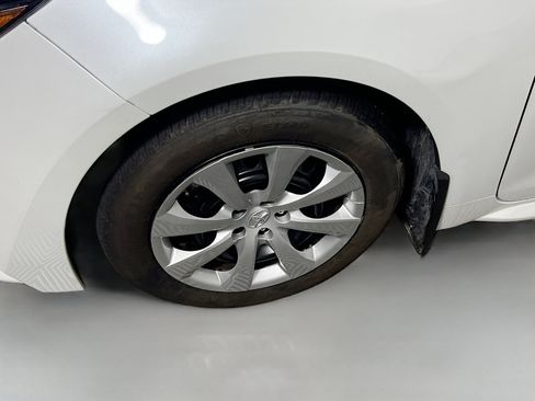 Used 2025 Toyota Corolla LE FWD image 14