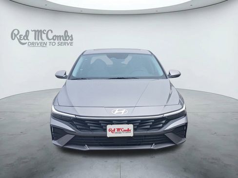New 2025 Hyundai Elantra Limited image 8