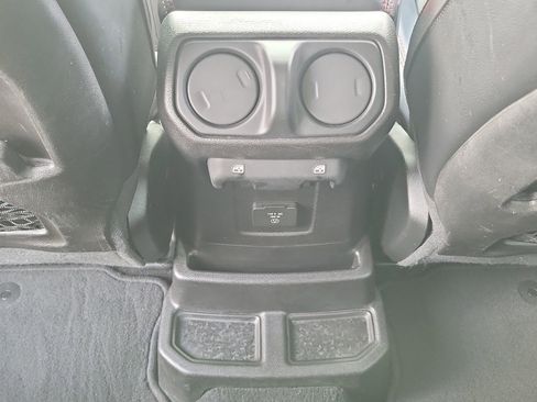 Used 2018 Jeep Wrangler Unlimited Rubicon w/ Dual Top Group image 19