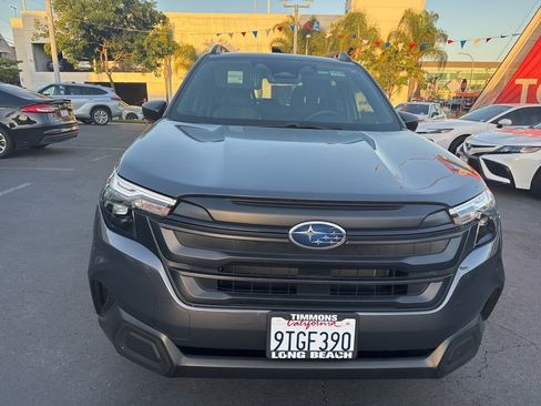 Used 2025 Subaru Forester AWD/4WD image 7