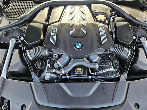 Used 2020 BMW 750i xDrive w/ Executive Package image 21