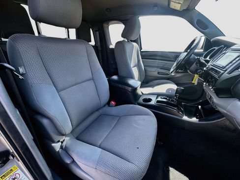 Used 2014 Toyota Tacoma 4x4 Access Cab w/ Convenience Package image 30
