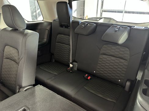 Used 2023 Nissan Pathfinder SV image 8