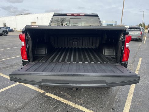 Used 2025 Chevrolet Silverado 1500 ZR2 w/ Technology Package image 10