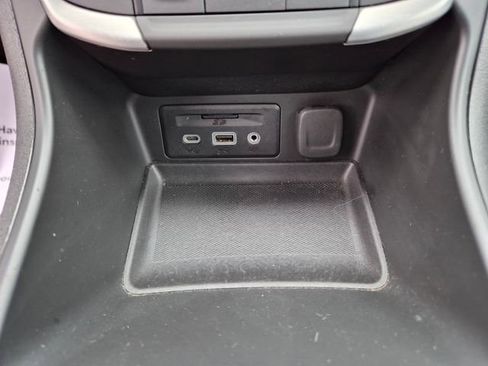 Used 2022 GMC Terrain SLT w/ Infotainment Package II AWD/4WD image 32