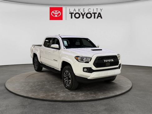 Used 2022 Toyota Tacoma TRD Sport AWD/4WD image 13