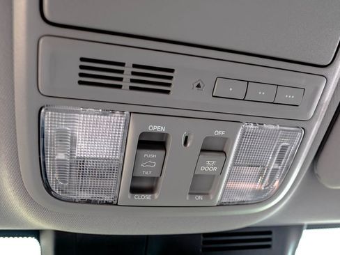 Used 2021 Honda CR-V Touring image 32