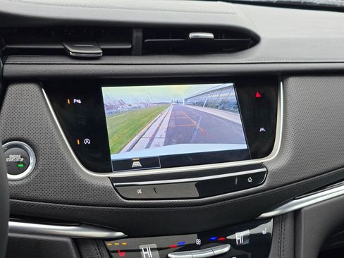 Used 2025 Cadillac XT6 Luxury image 23