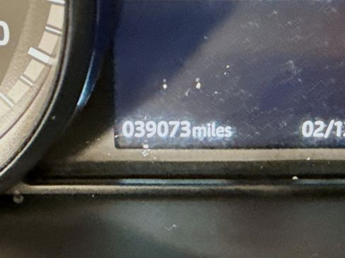 Used 2019 Land Rover Discovery Sport SE AWD/4WD image 16