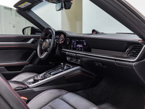 Used 2020 Porsche 911 Carrera S RWD image 31