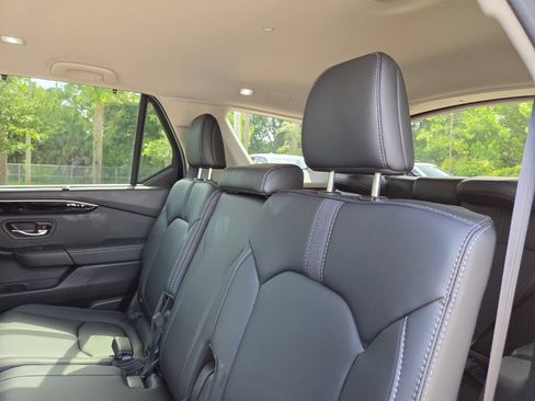 Used 2025 Honda Pilot EX-L image 23