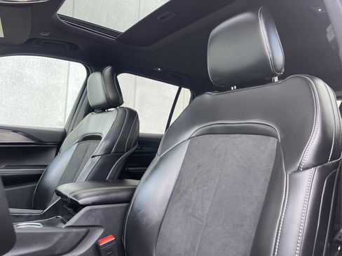 New 2025 Jeep Grand Cherokee Altitude image 21