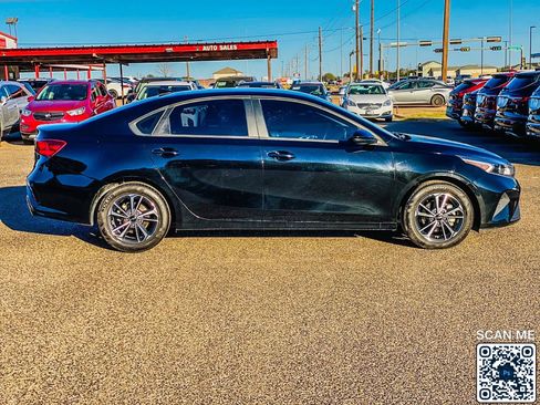 Used 2023 Kia Forte LXS image 9