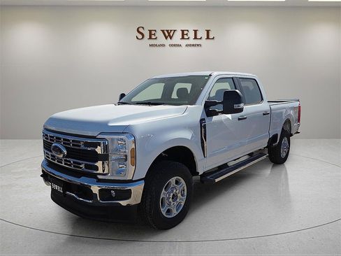 New 2026 Ford F250 XLT w/ FX4 Off-Road Package image 1