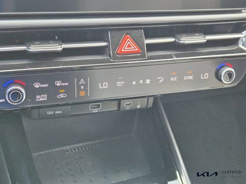 Certified 2024 Kia Niro EX FWD image 25