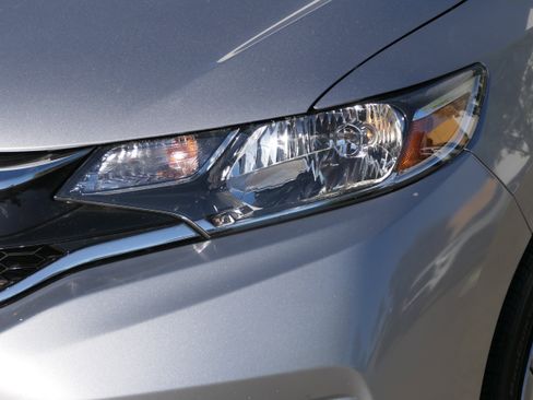 Used 2018 Honda Fit LX image 9