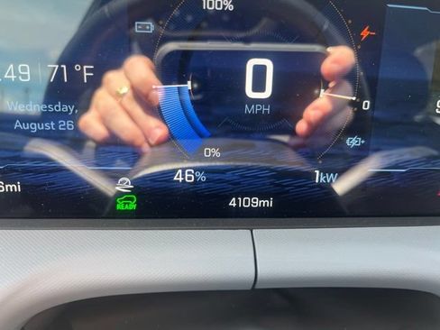 Used 2027 Chevrolet Bolt LT FWD image 25