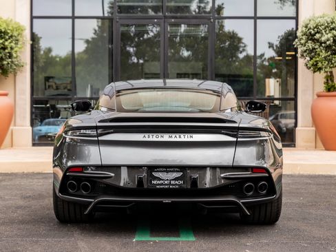 Used 2019 Aston Martin DBS Superleggera RWD image 3