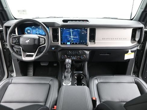 New 2026 Ford Bronco Outer Banks w/ Sasquatch Package AWD/4WD image 19