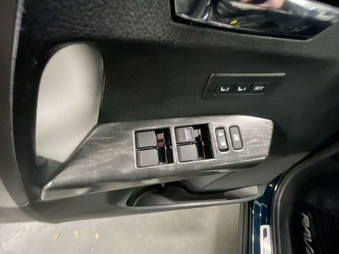 Used 2018 Toyota RAV4 Platinum image 23