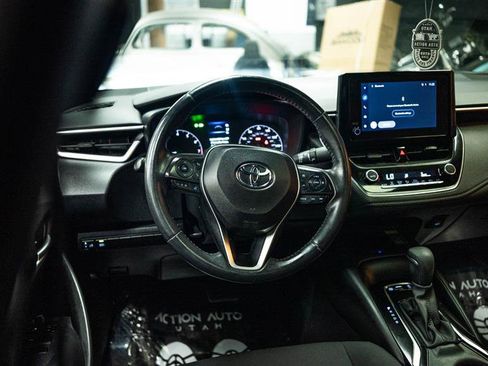 Used 2024 Toyota Corolla SE w/ SE Premium Package FWD image 15