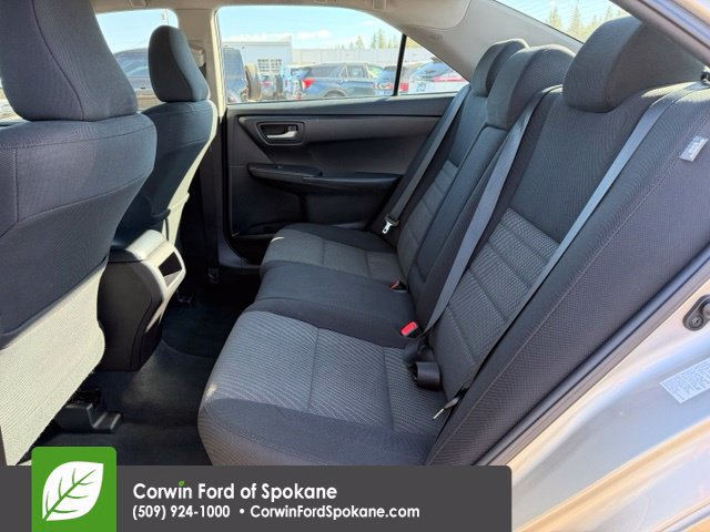 Used 2015 Toyota Camry LE FWD image 11