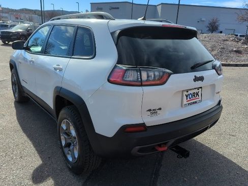 Used 2019 Jeep Cherokee Trailhawk w/ Cold Weather Group image 6