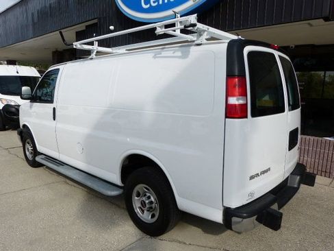 Used 2023 GMC Savana 2500 w/ Driver Convenience Package image 3