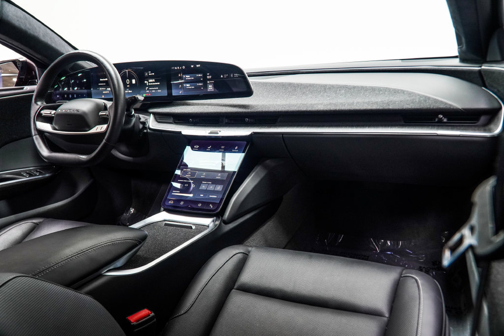 Used 2024 Lucid Air Pure RWD image 28