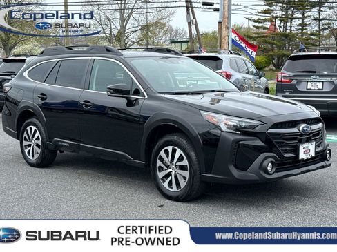 Certified 2025 Subaru Outback Premium AWD/4WD image 1