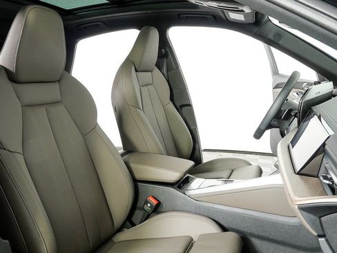 New 2025 Audi Q5 Prestige image 24