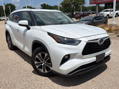 Used 2023 Toyota Highlander XLE