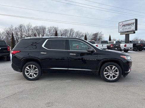 Used 2021 Chevrolet Traverse High Country image 2