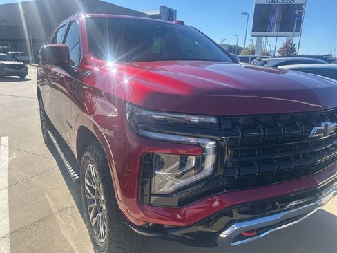 Used 2025 Chevrolet Tahoe Z71 w/ Comfort Package image 2