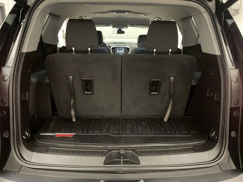 Used 2019 GMC Acadia SLE image 17