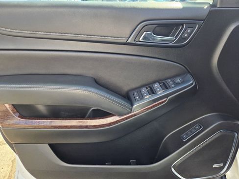 Used 2019 GMC Yukon SLT w/ Graphite Performance Edition image 9