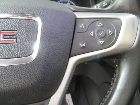 Used 2019 GMC Acadia SLE w/ LPO, Floor Liner Package FWD image 17