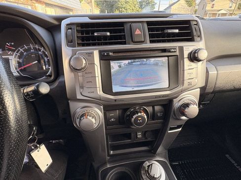 Used 2016 Toyota 4Runner SR5 AWD/4WD image 26