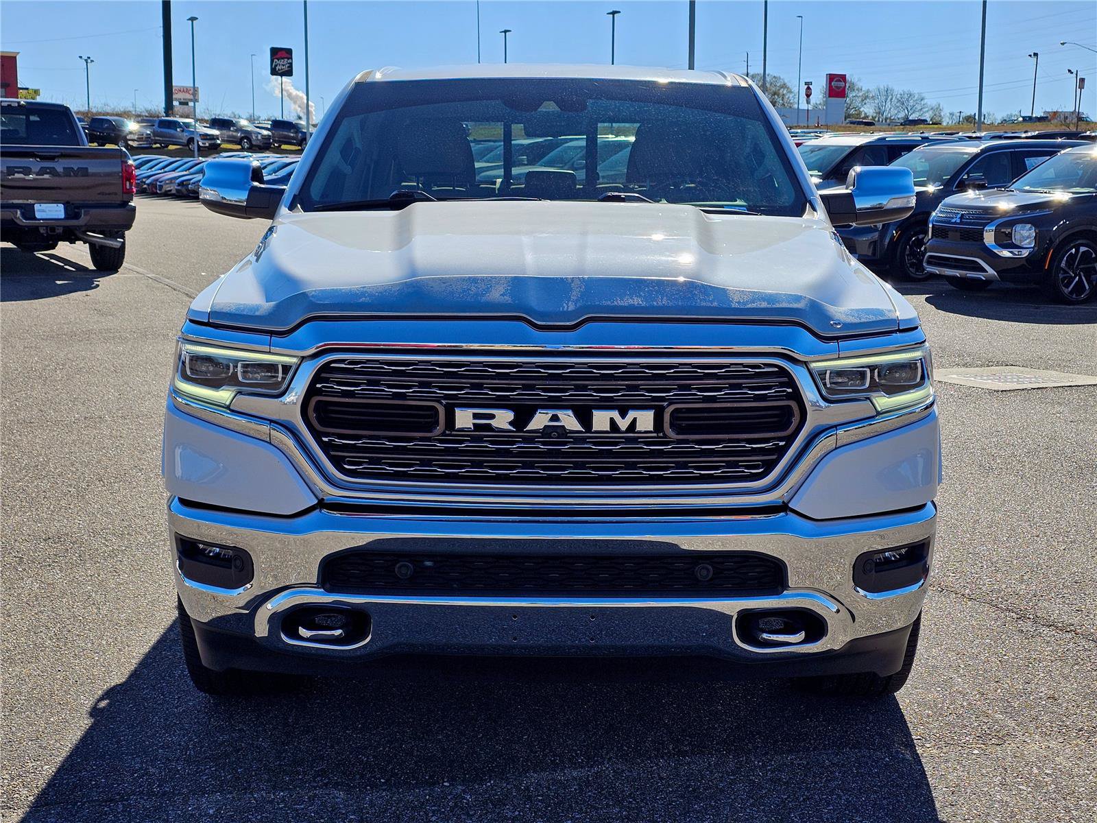 Used 2022 RAM 1500 Limited AWD/4WD image 3