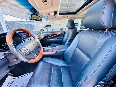 Used 2017 Lexus LS 460 image 12