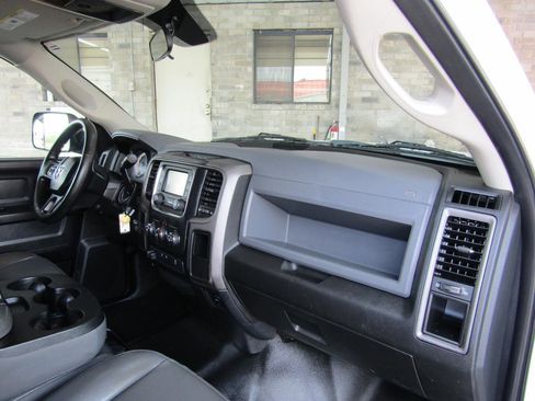 Used 2017 RAM 2500 Tradesman w/ Chrome Appearance Group RWD image 10