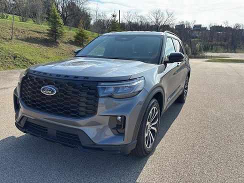 New 2026 Ford Explorer ST-Line AWD/4WD image 8