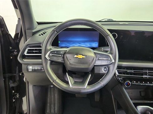 Used 2024 Chevrolet Traverse LT image 18