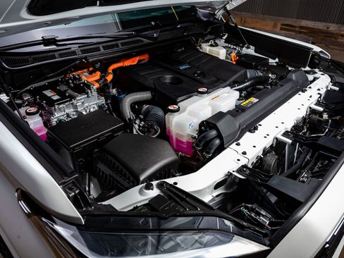 Used 2025 Toyota Sequoia Platinum image 41