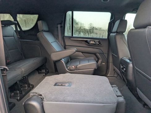 New 2026 Chevrolet Suburban LT w/ Comfort Package RWD image 18