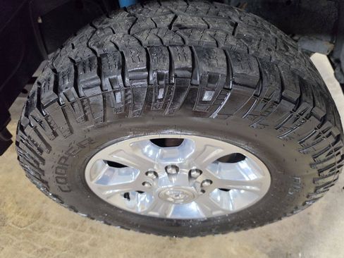 Used 2024 RAM 2500 Big Horn w/ Off Road Package AWD/4WD image 12