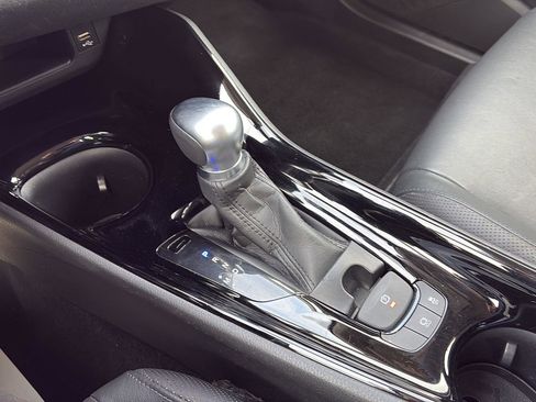 Used 2021 Toyota C-HR Limited image 15