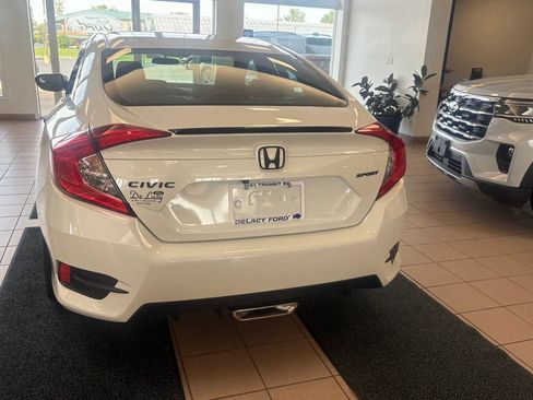 Used 2019 Honda Civic Sport image 4